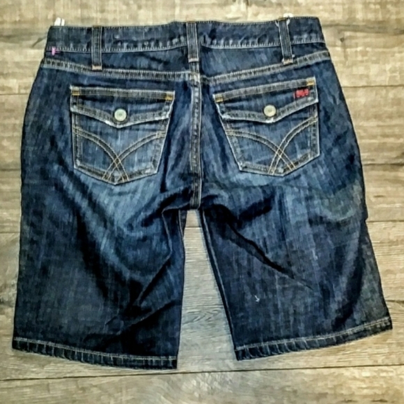 Gap Shorts Size 2 Bermuda Flap Pockets EUC - Picture 4 of 8